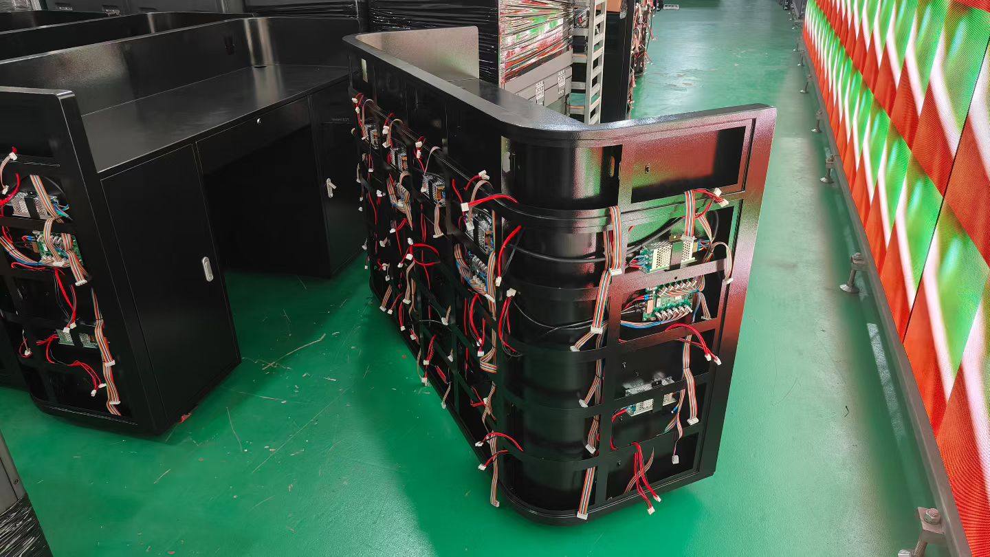 Curved LED Reception Desk Screen Indoor Flexible LED Video Wall Counter Digital Signage Front Desk Advertising Display Kiosk for Hotel Lobby Mall Salon